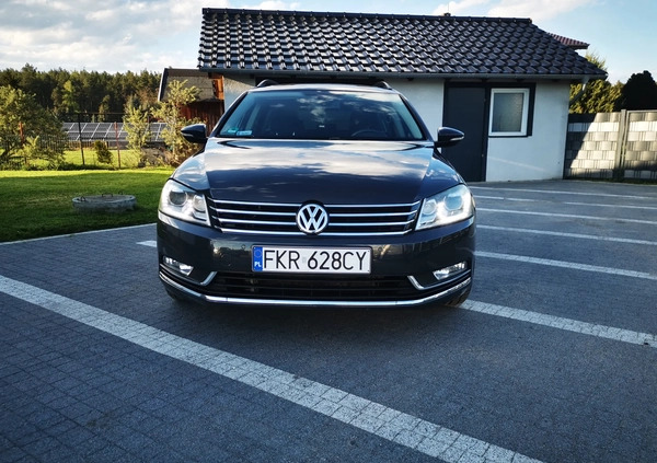 Volkswagen Passat cena 36500 przebieg: 272000, rok produkcji 2011 z Drezdenko małe 407